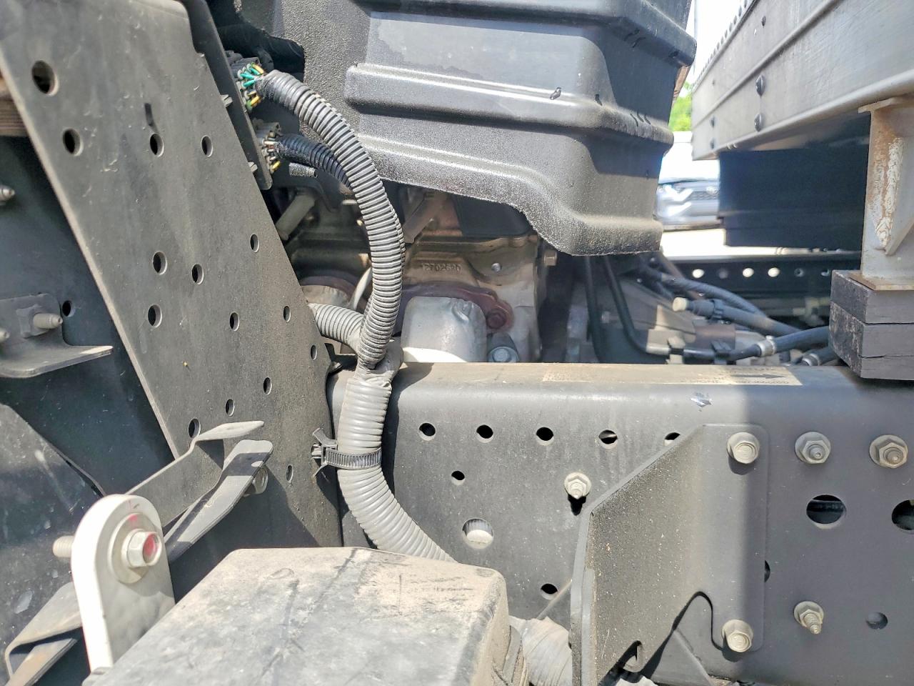 2022 ISUZU NPR
