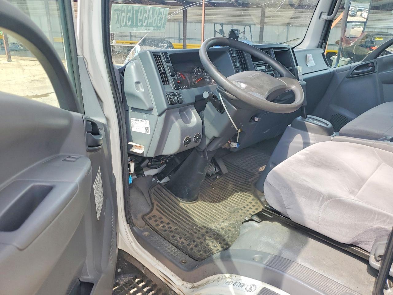 2022 ISUZU NPR