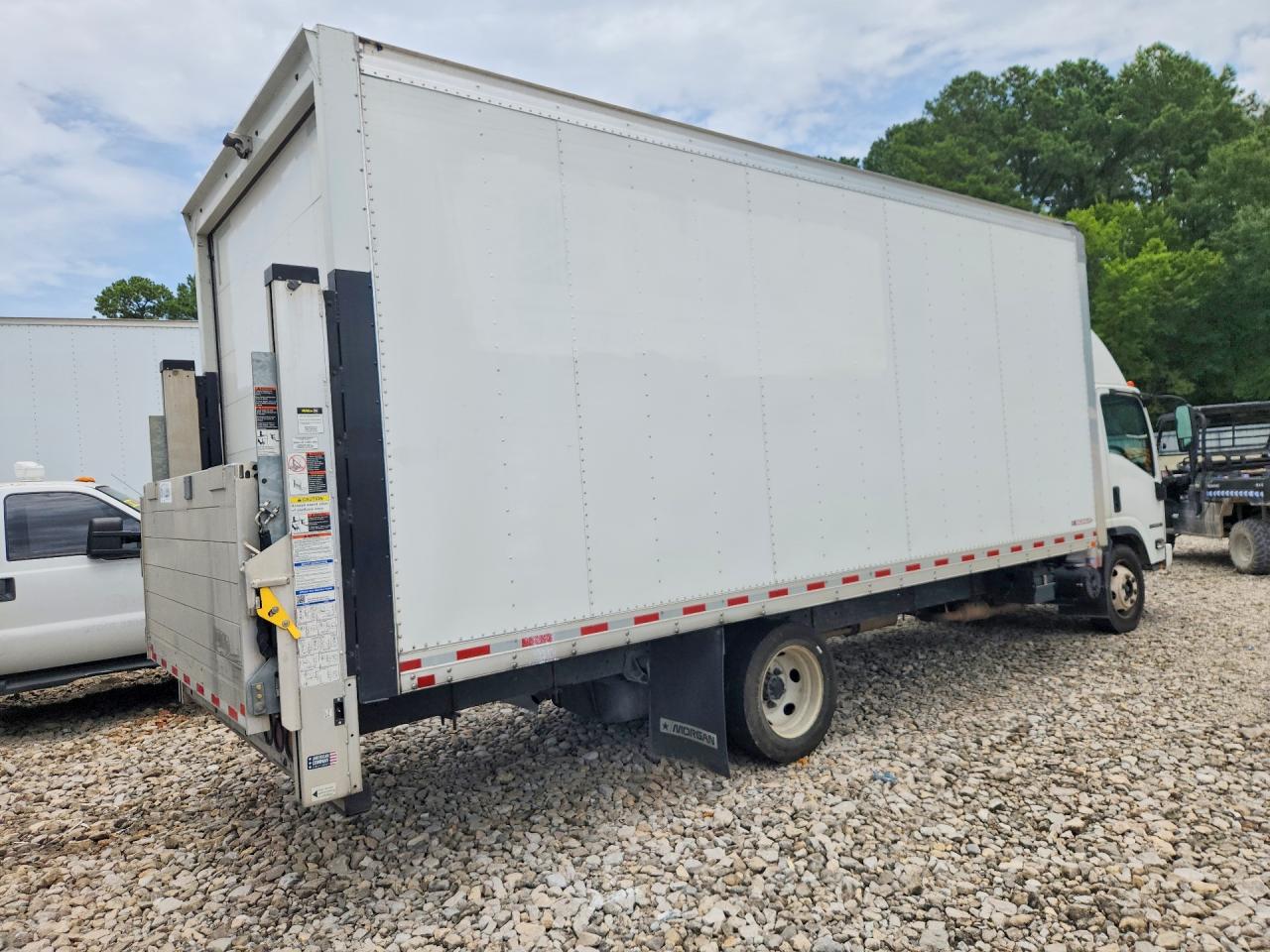 2022 ISUZU NPR