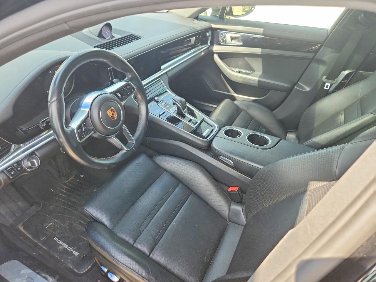 2018 PORSCHE PANAMERA