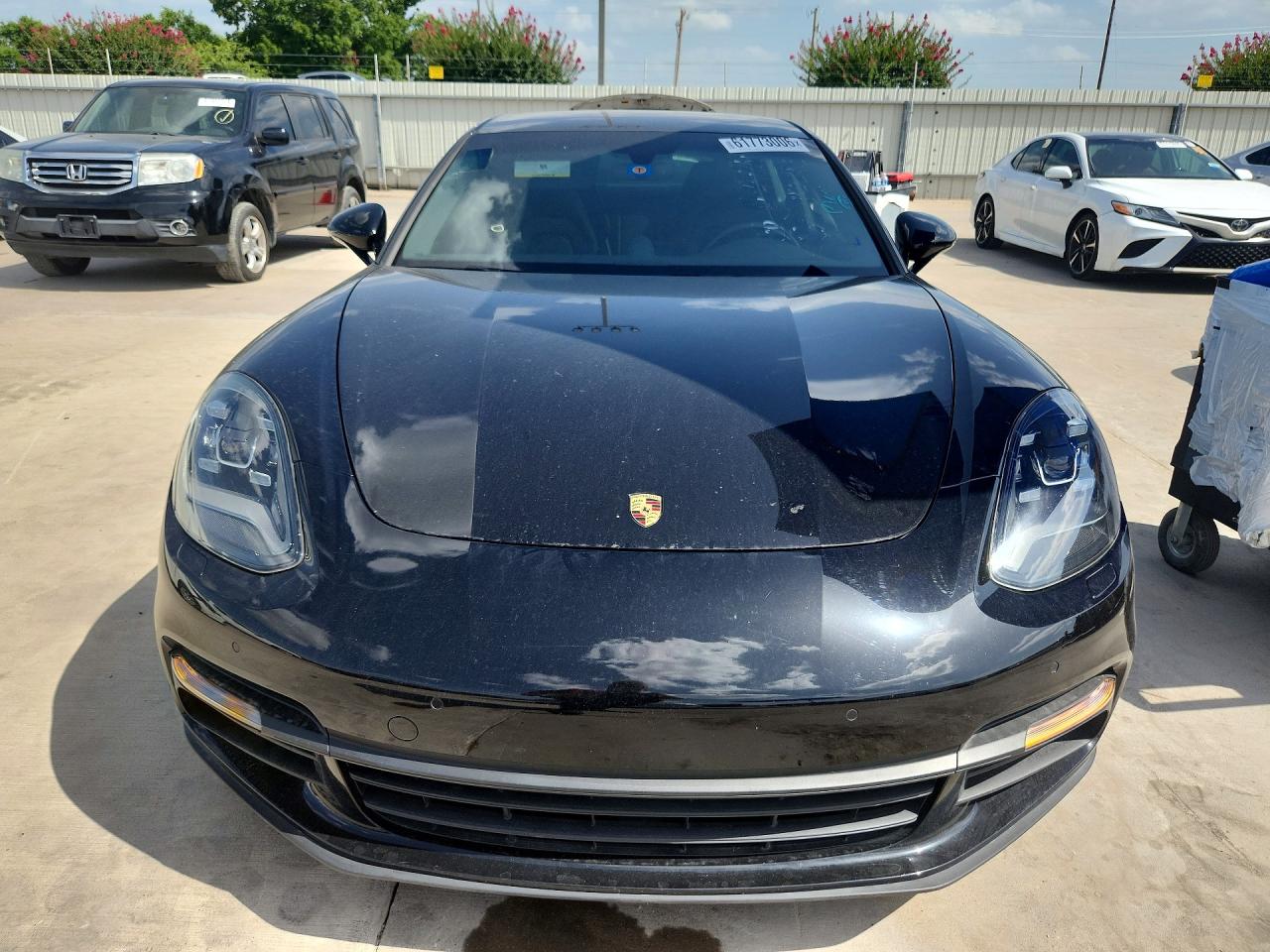 2018 PORSCHE PANAMERA