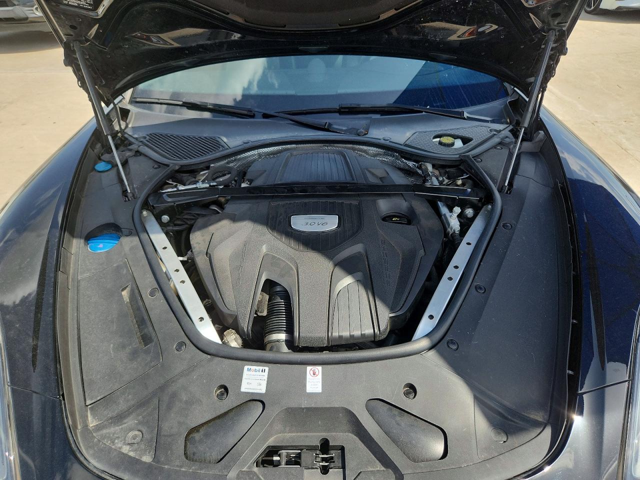 2018 PORSCHE PANAMERA