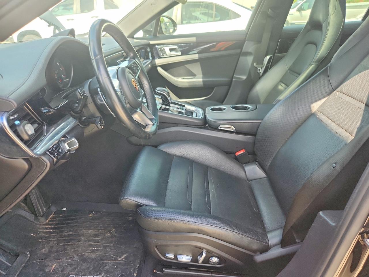 2018 PORSCHE PANAMERA