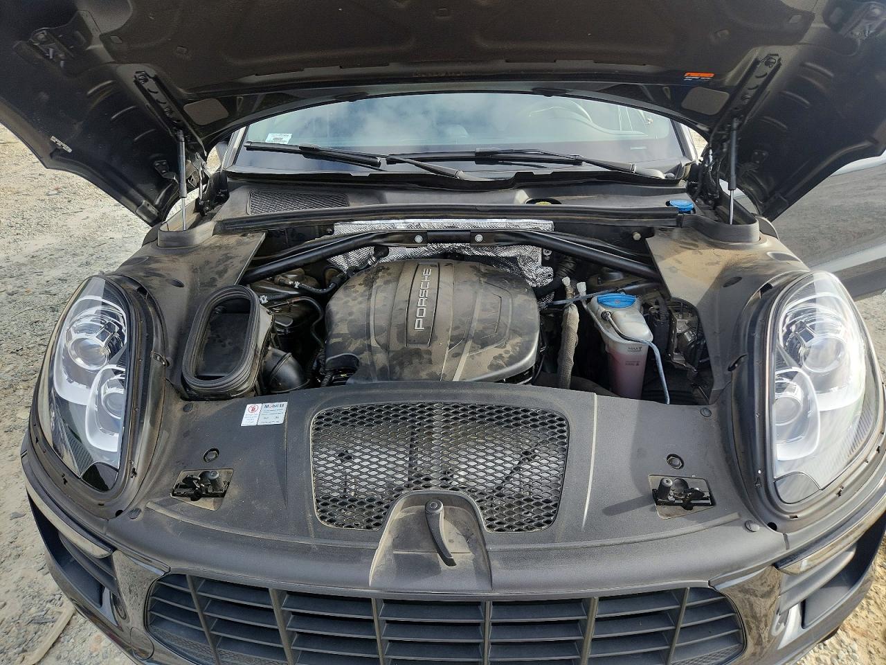 2017 PORSCHE MACAN