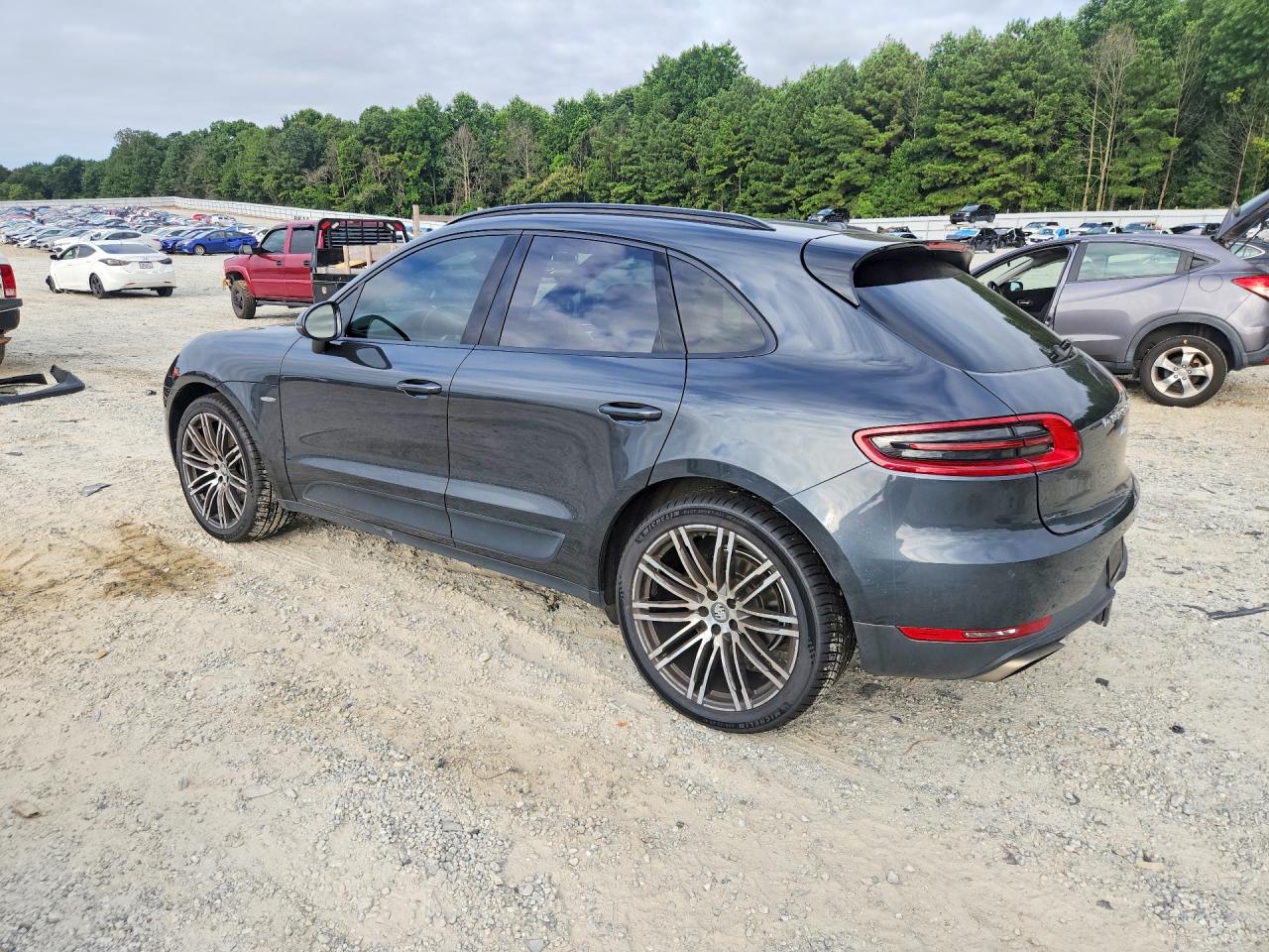 2017 PORSCHE MACAN