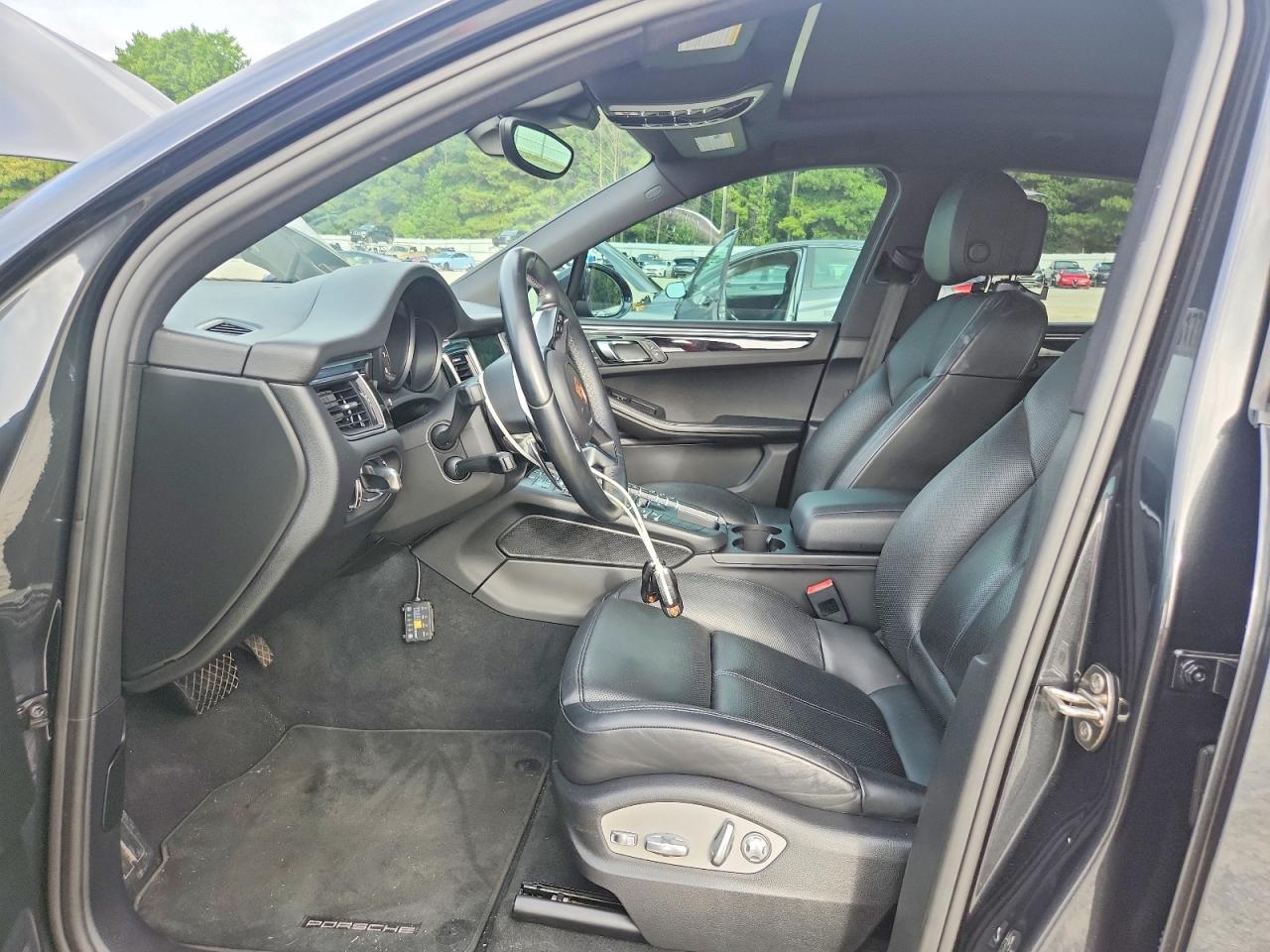 2017 PORSCHE MACAN