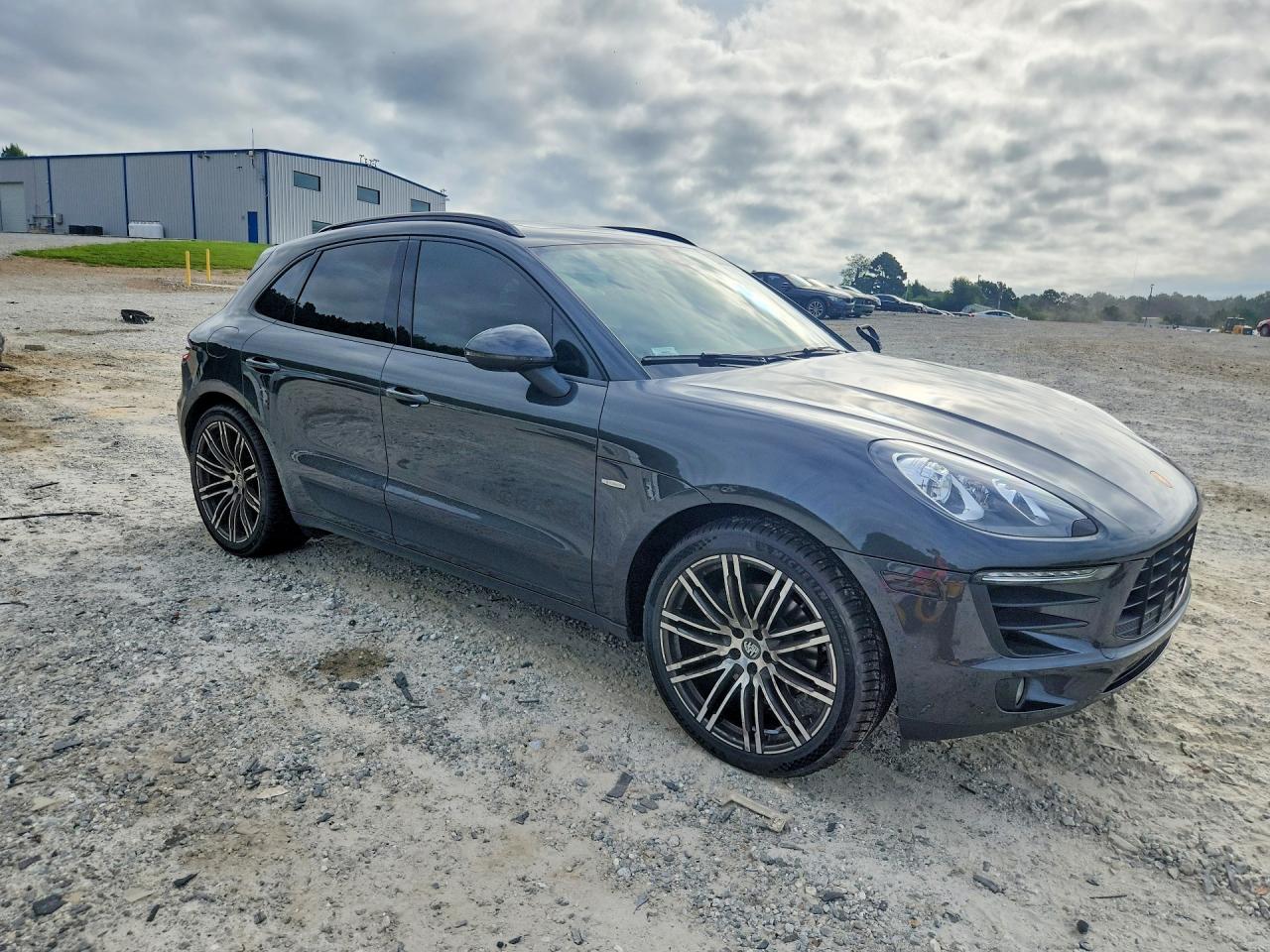 2017 PORSCHE MACAN
