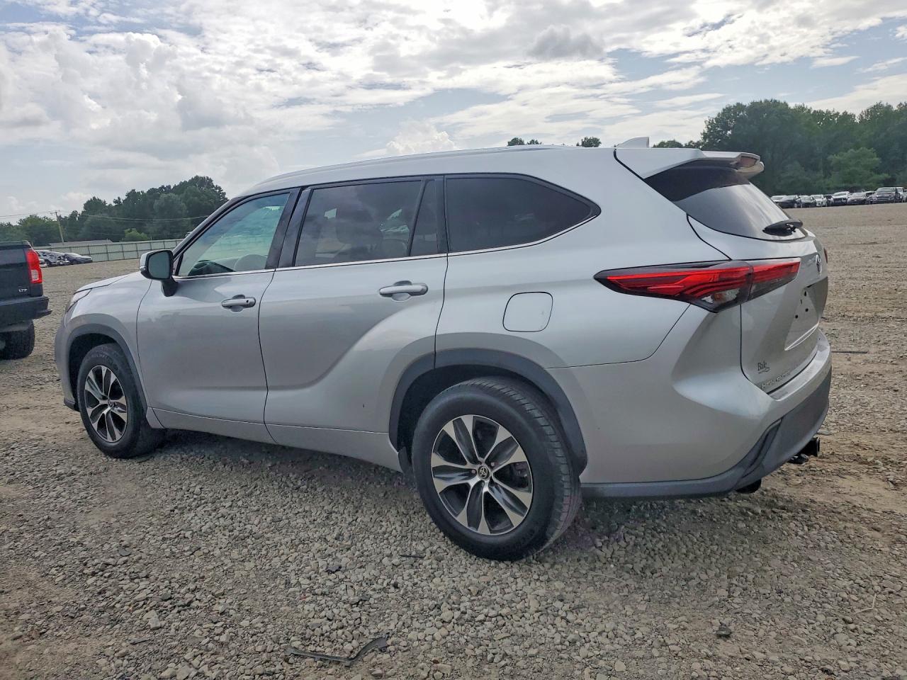 2020 TOYOTA HIGHLANDER