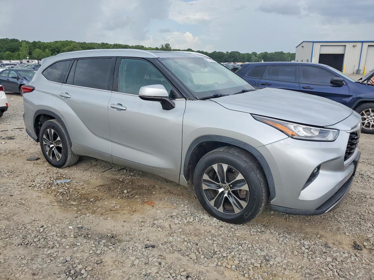 2020 TOYOTA HIGHLANDER