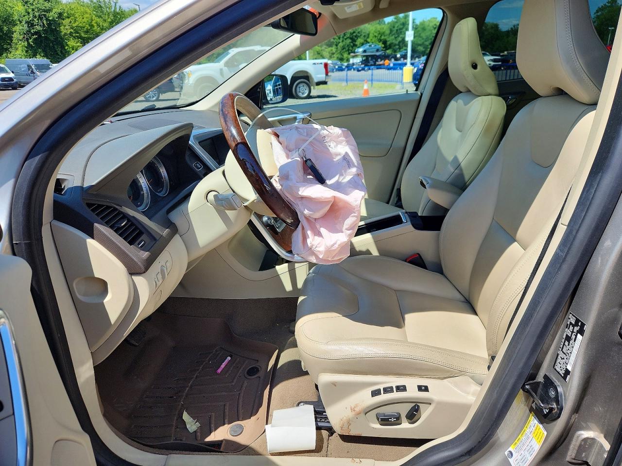 2013 VOLVO XC60