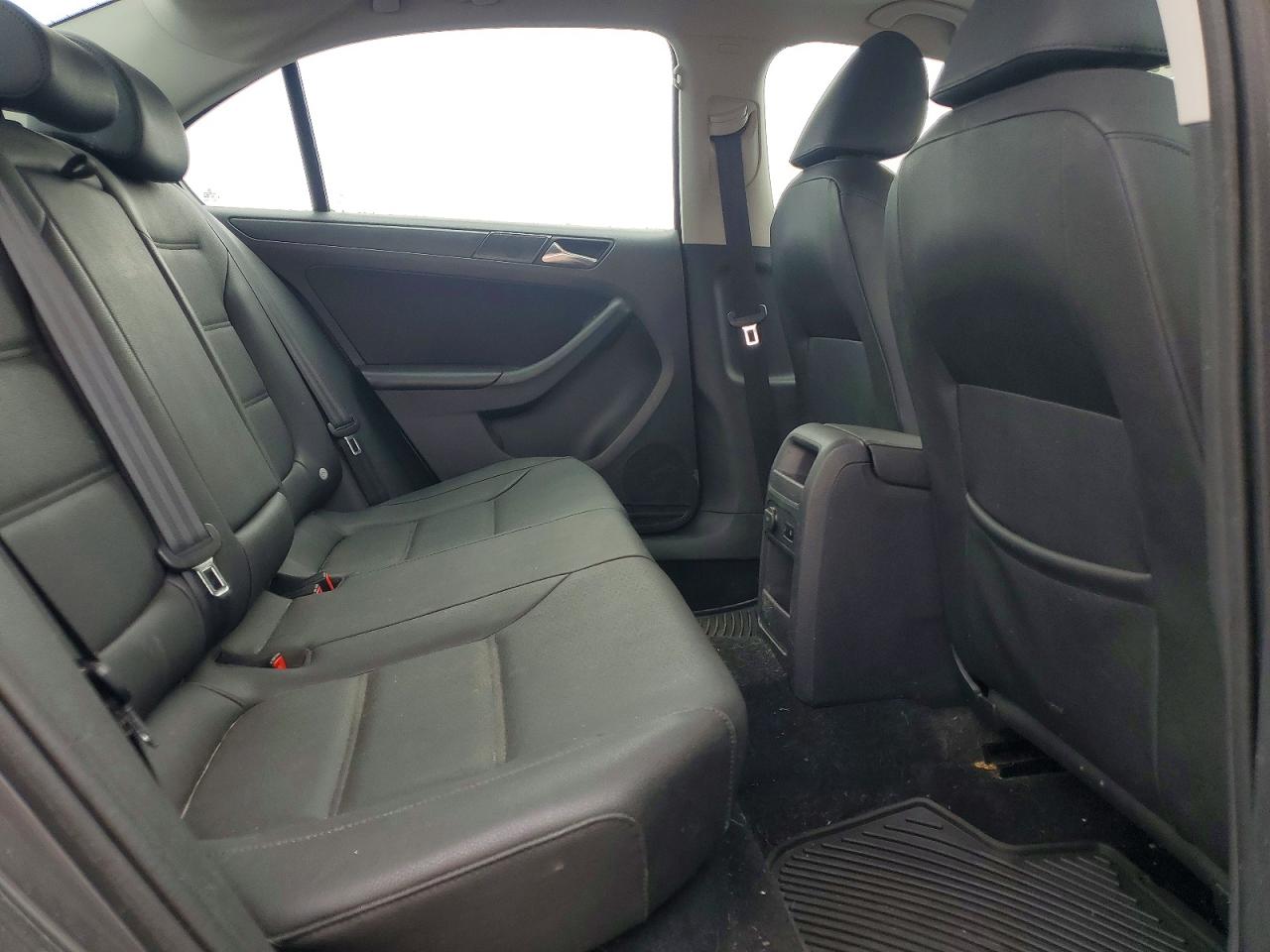 2011 VOLKSWAGEN JETTA