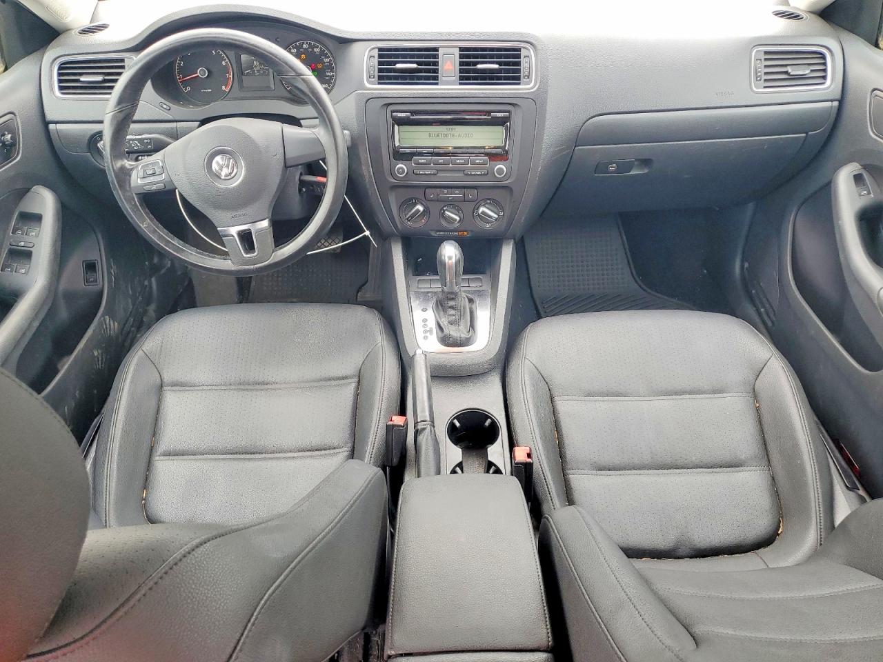 2011 VOLKSWAGEN JETTA