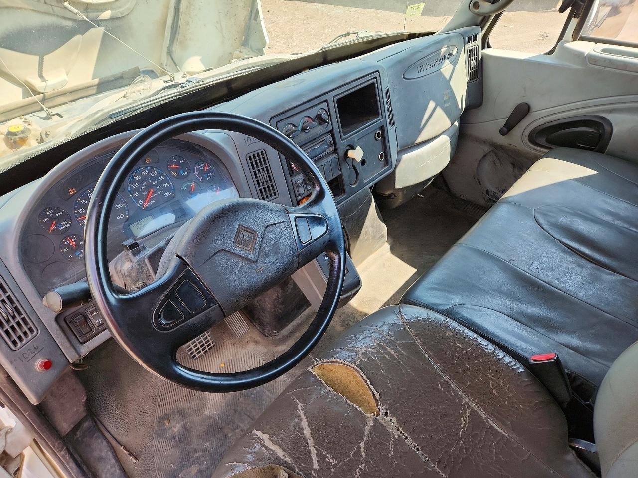 2005 INTERNATIONAL 4000 SERIE