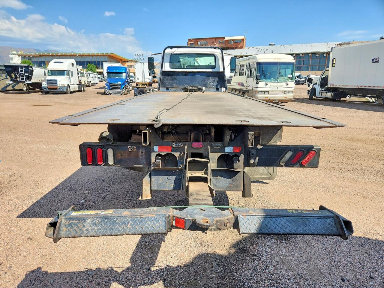 2005 INTERNATIONAL 4000 SERIE