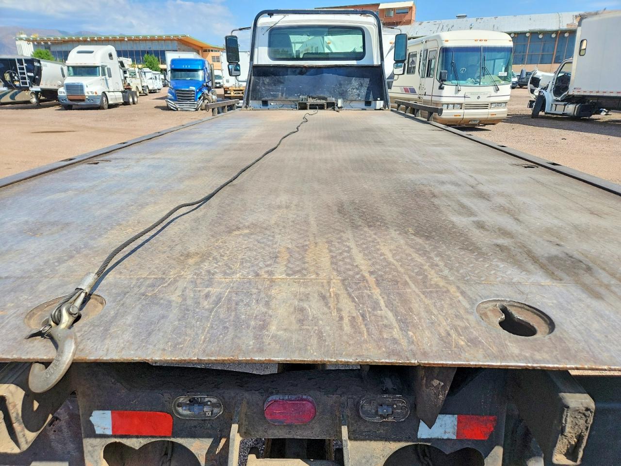 2005 INTERNATIONAL 4000 SERIE