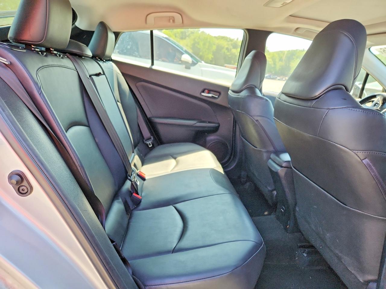 2016 TOYOTA PRIUS