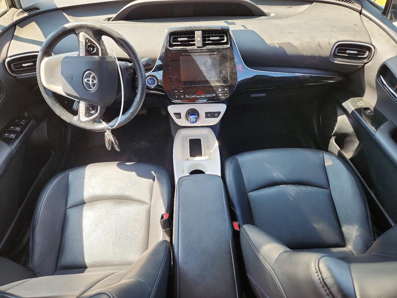 2016 TOYOTA PRIUS