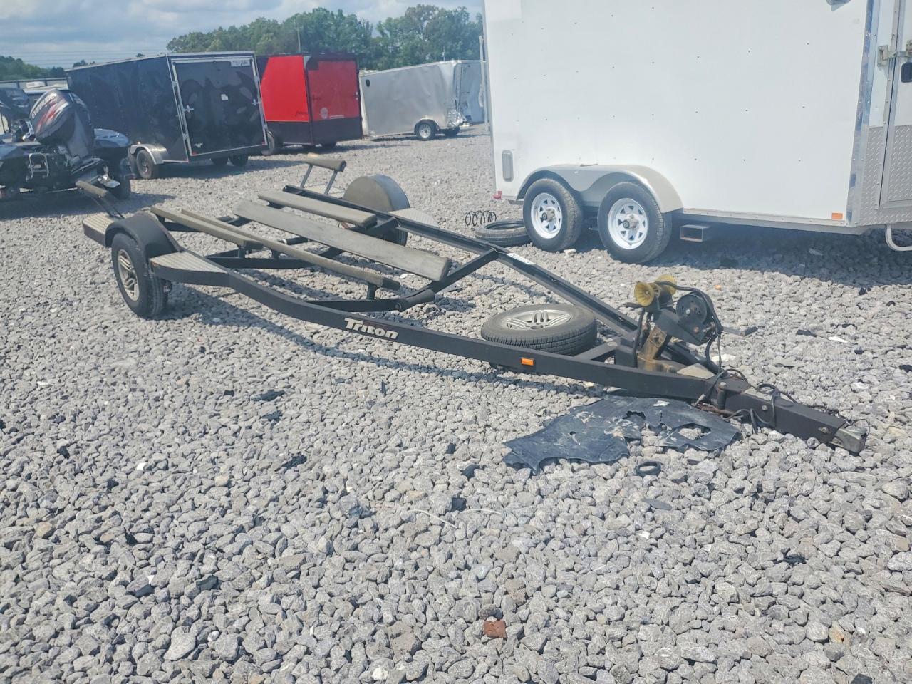2016 TRITON UNKNOWN