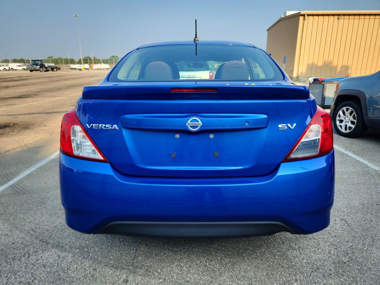 2017 NISSAN VERSA
