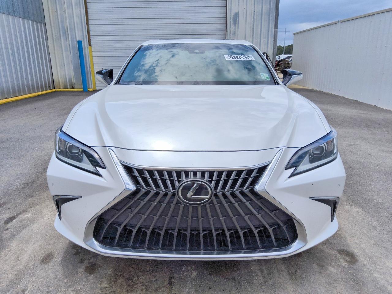 2022 LEXUS ES350
