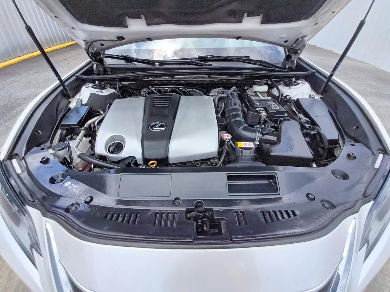 2022 LEXUS ES350