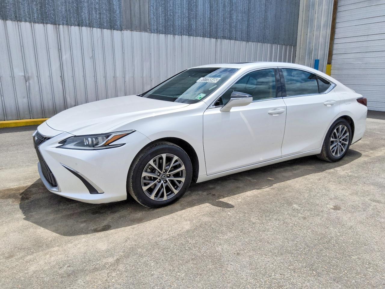 2022 LEXUS ES350