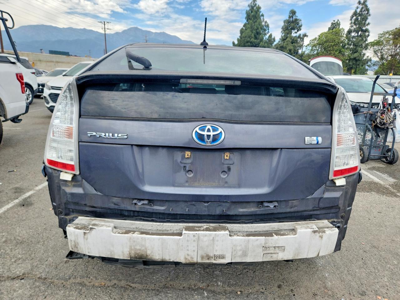 2011 TOYOTA PRIUS