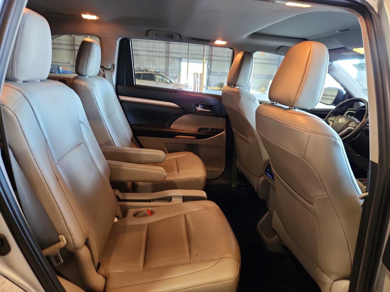 2019 TOYOTA HIGHLANDER