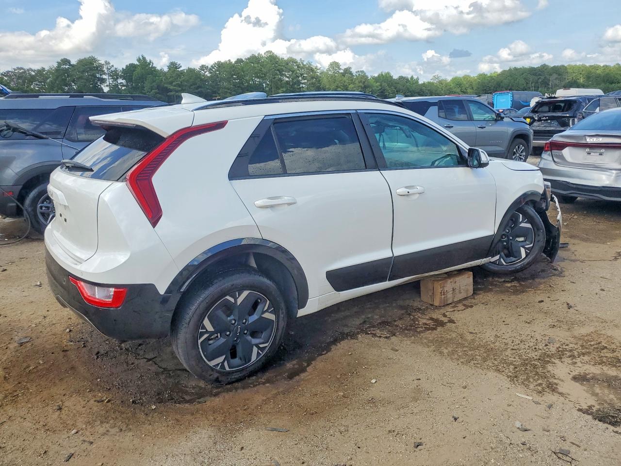2024 KIA NIRO