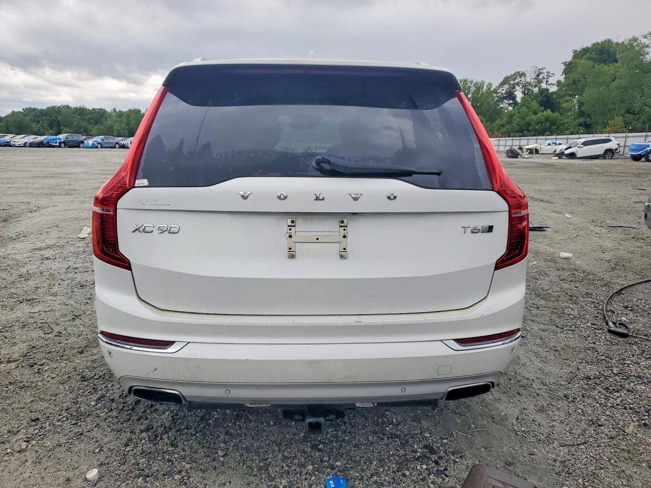 2016 VOLVO XC90