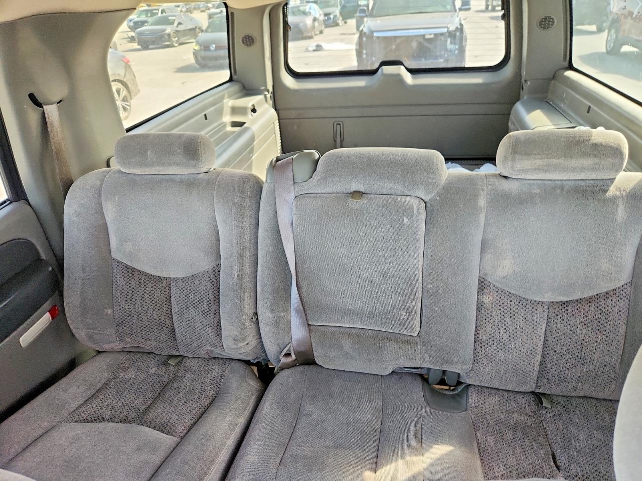 2003 CHEVROLET SUBURBAN