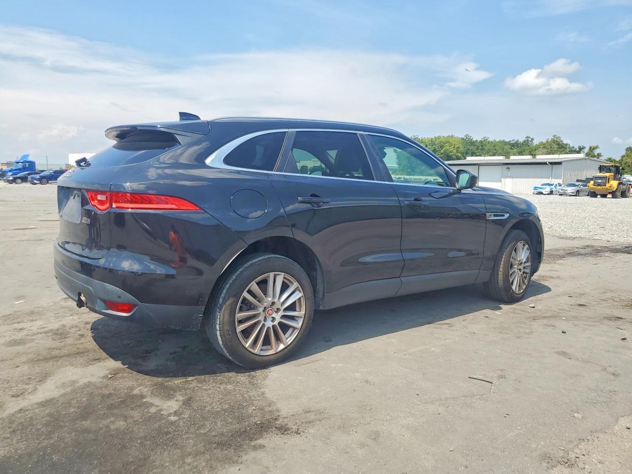 2019 JAGUAR F-PACE