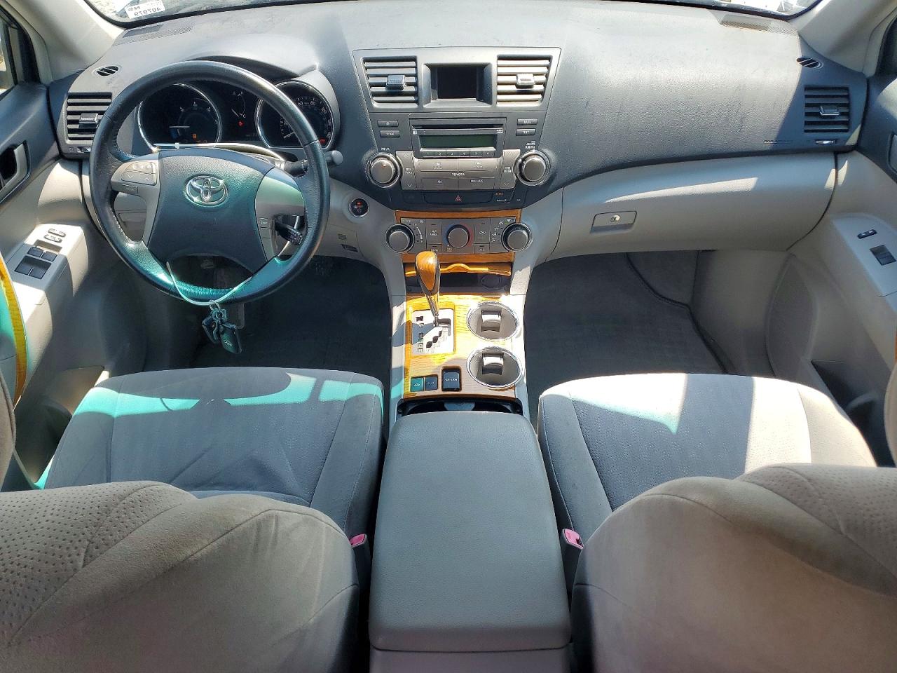 2010 TOYOTA HIGHLANDER