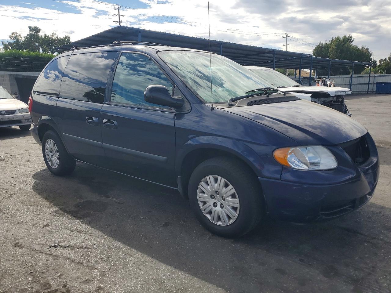 2005 CHRYSLER MINIVAN