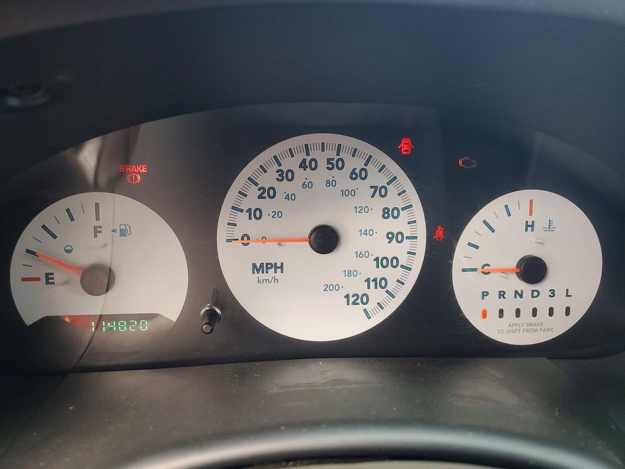 2005 CHRYSLER MINIVAN