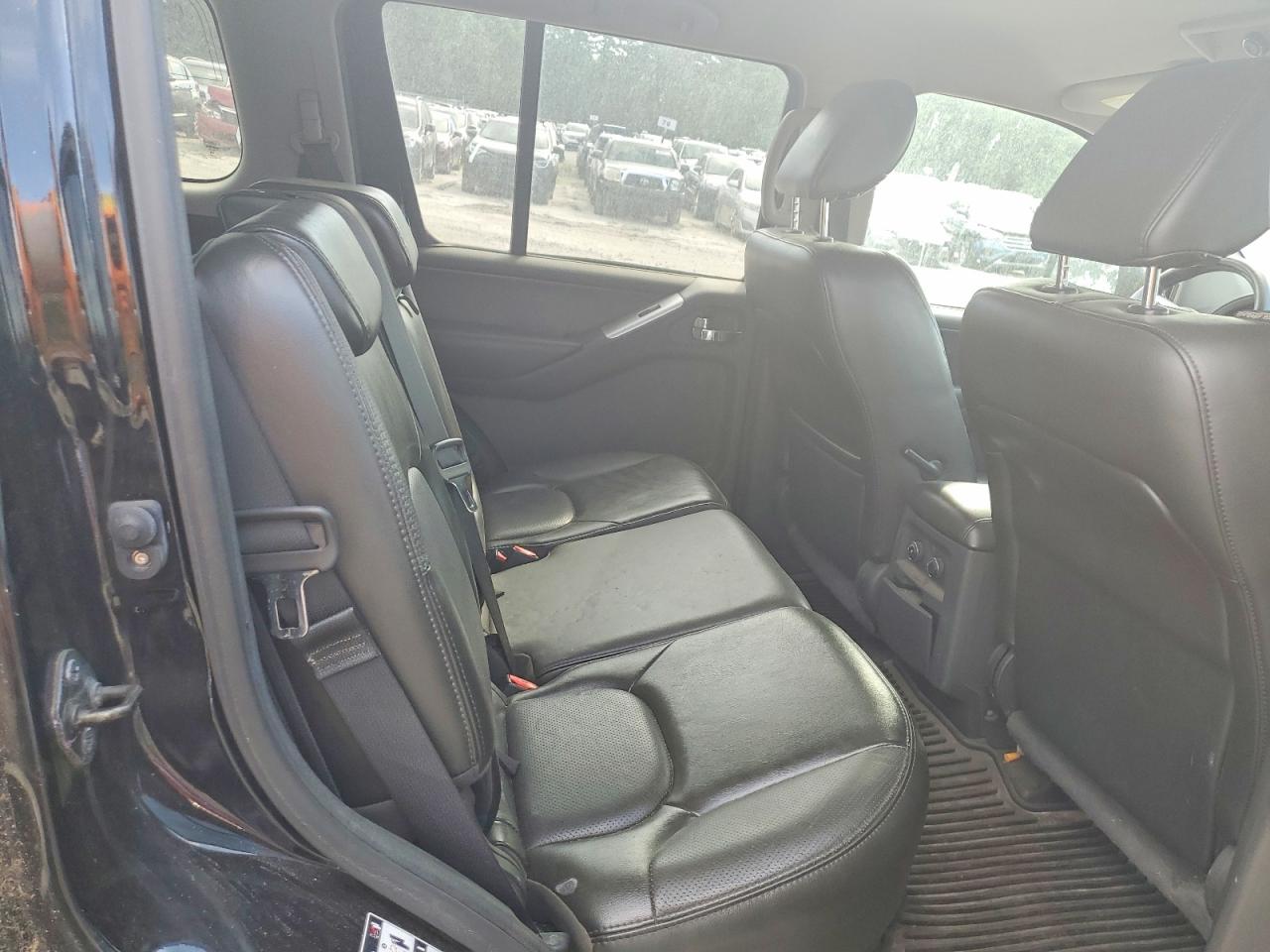 2011 NISSAN PATHFINDER