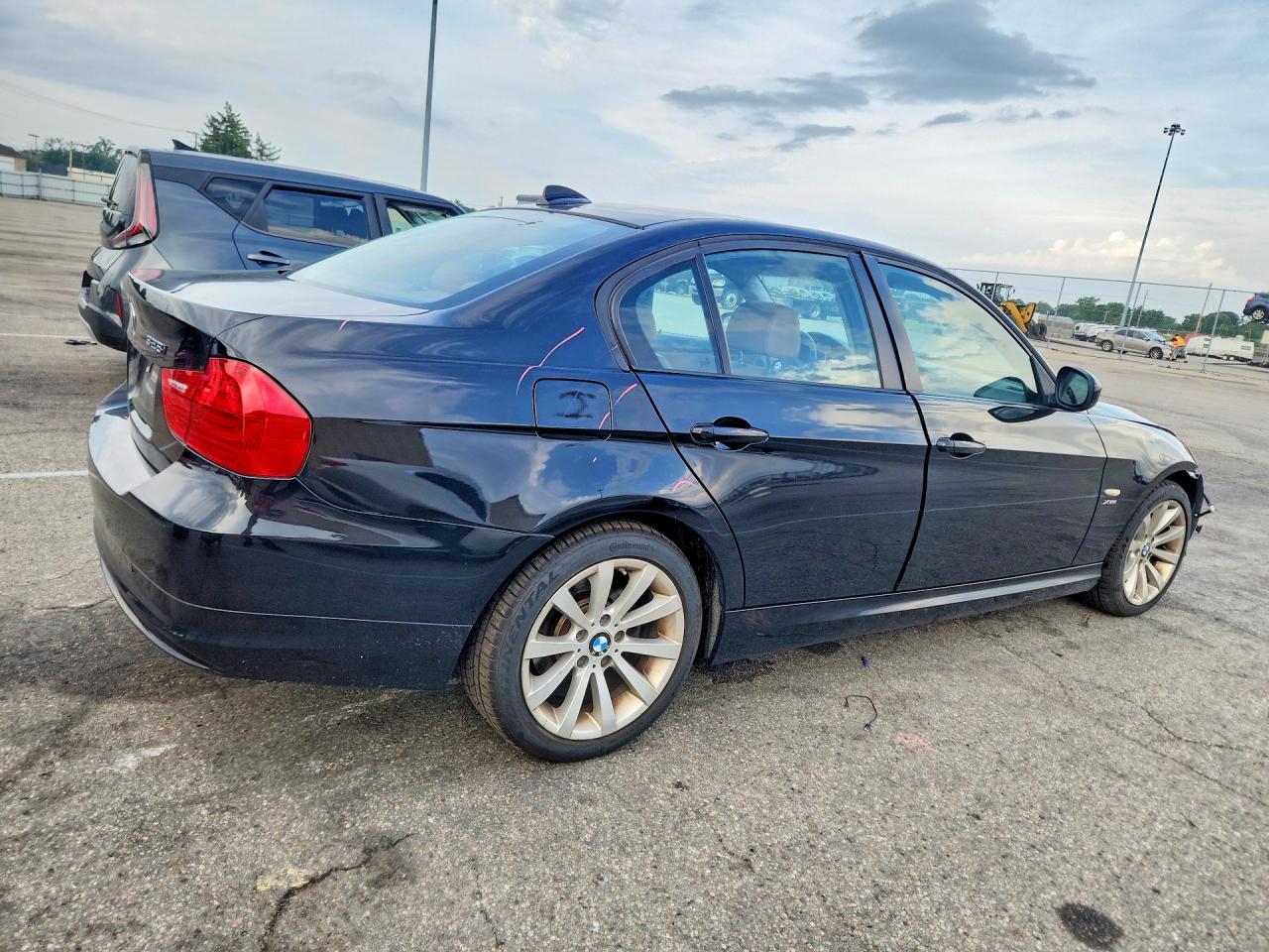 2011 BMW 3 SERIES
