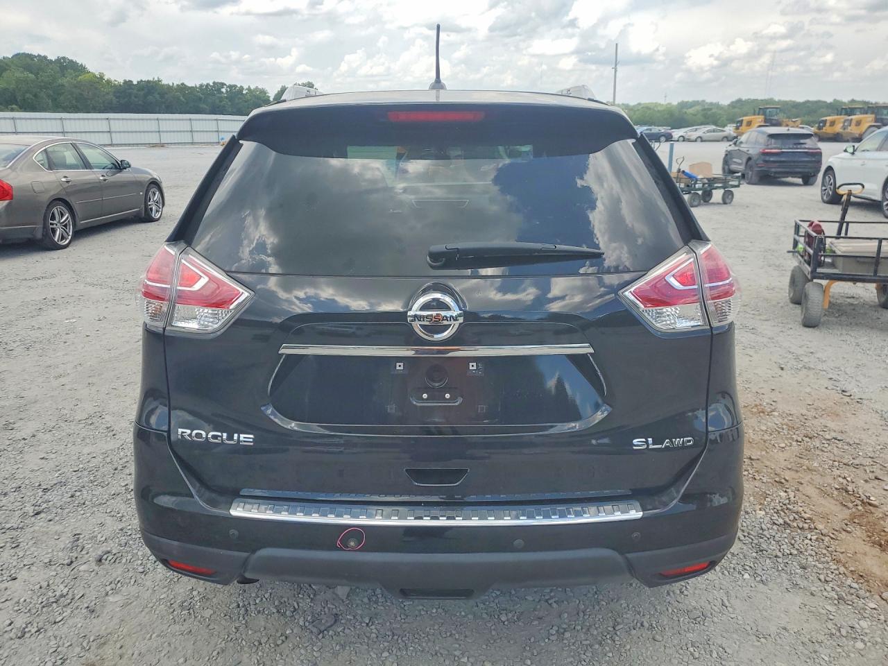 2016 NISSAN ROGUE