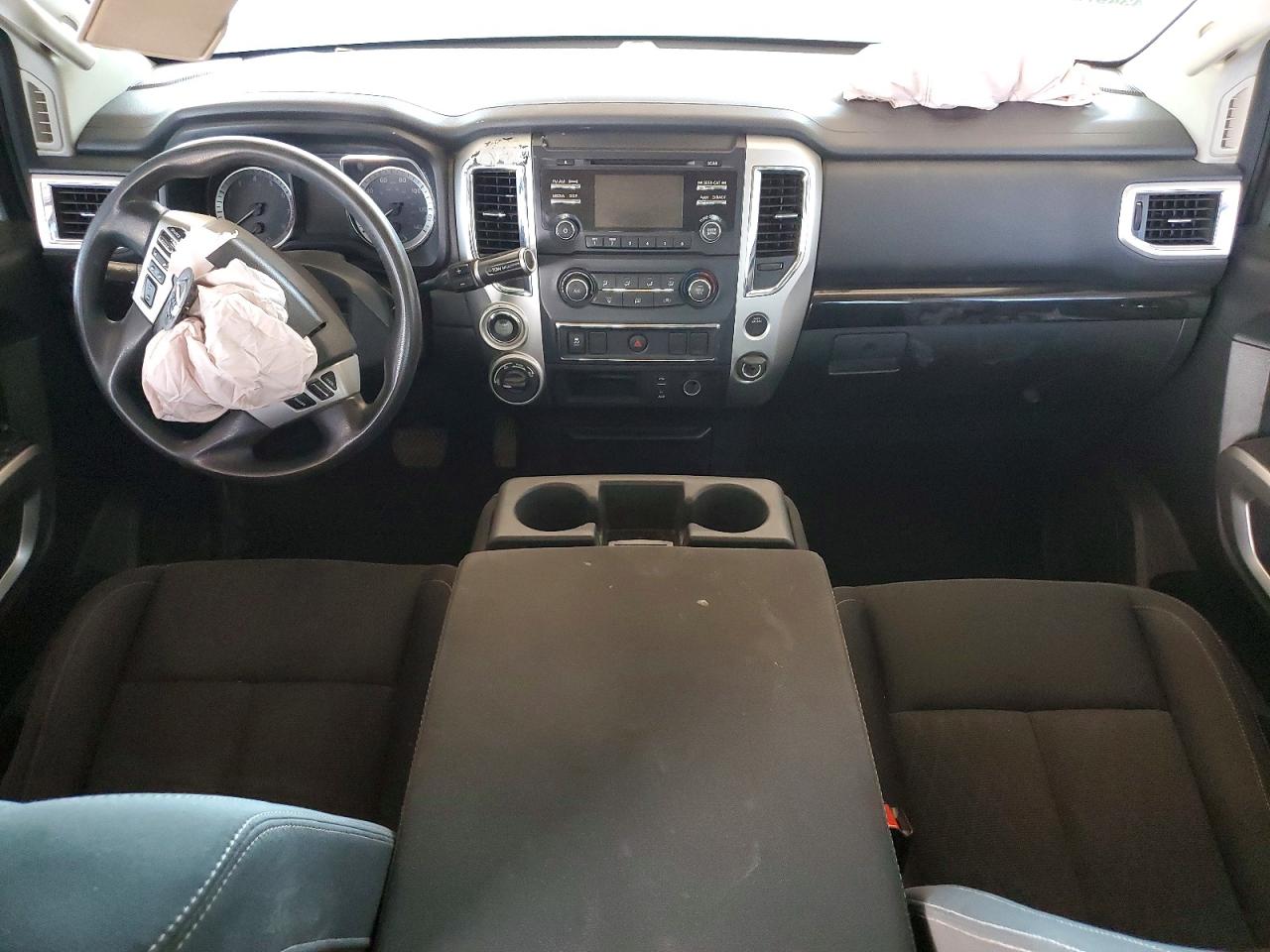 2017 NISSAN TITAN