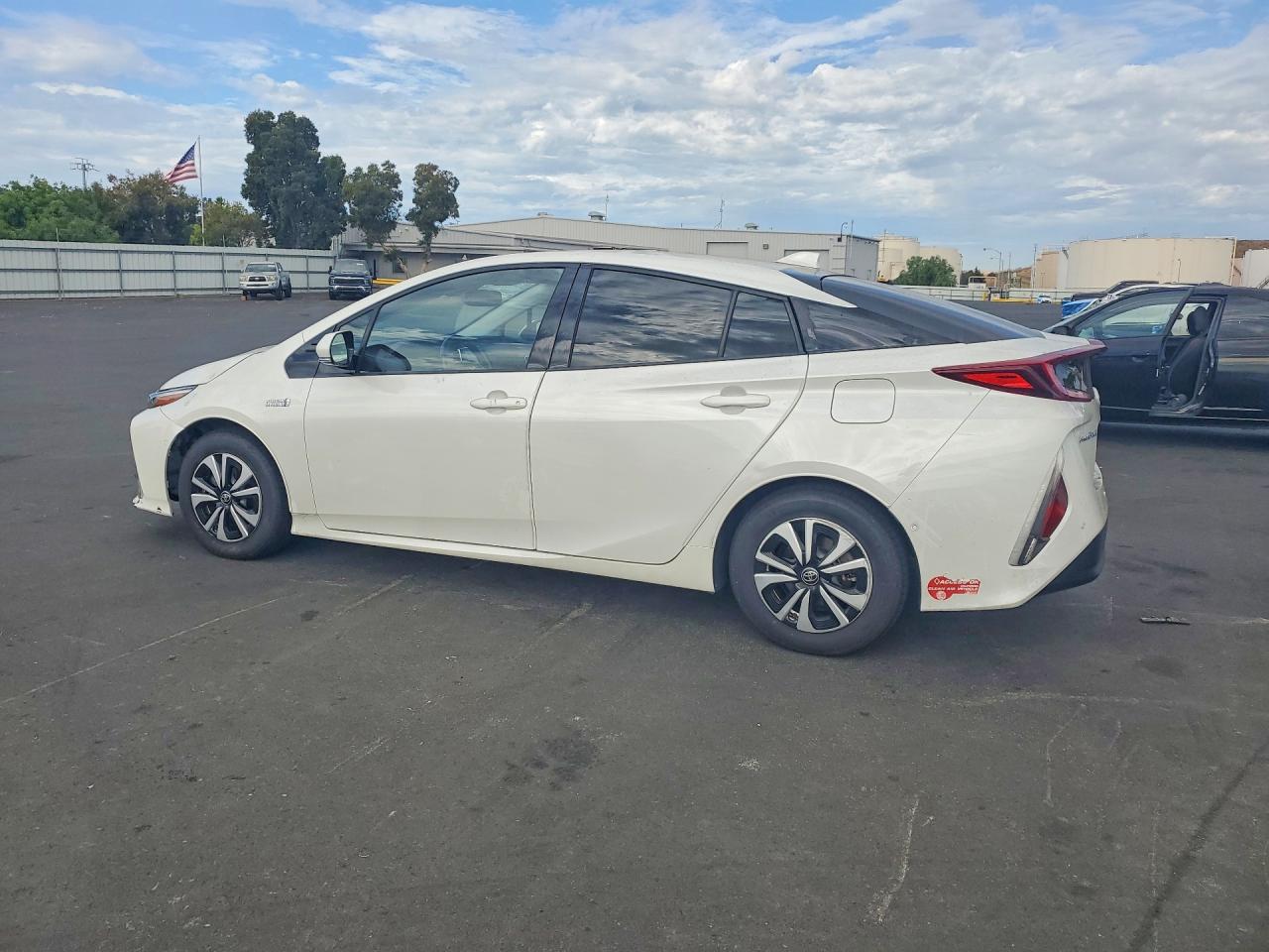 2017 TOYOTA PRIUS
