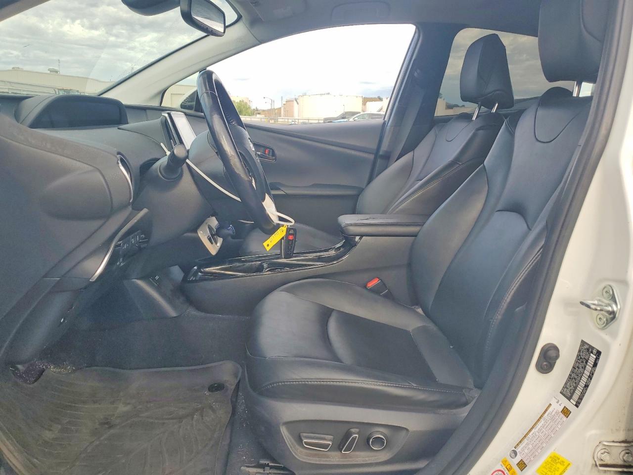 2017 TOYOTA PRIUS