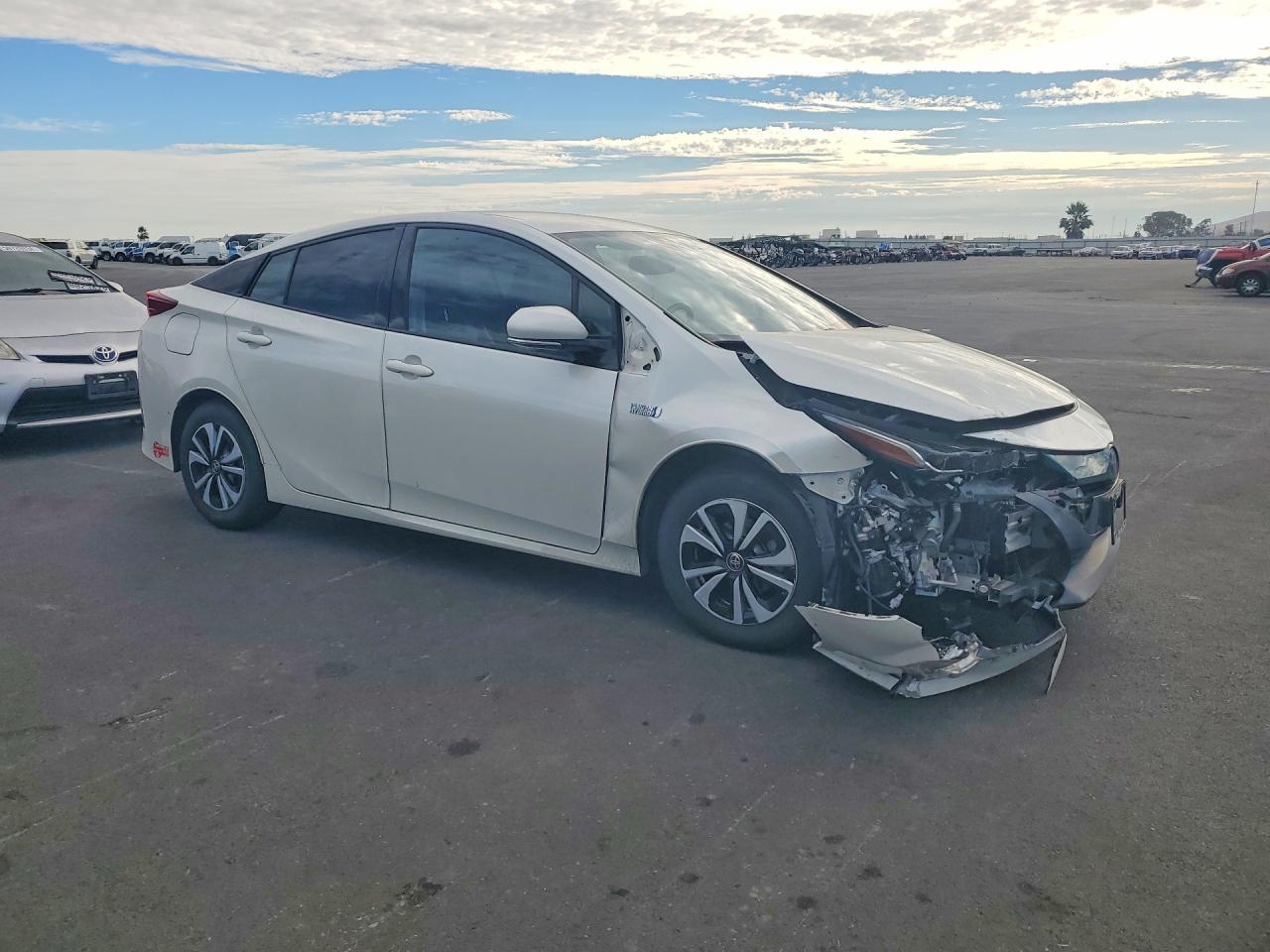 2017 TOYOTA PRIUS