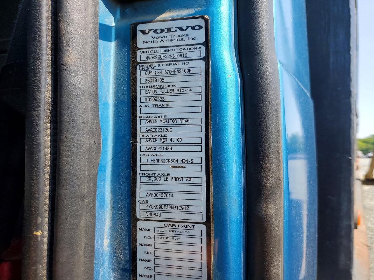 2002 VOLVO VN