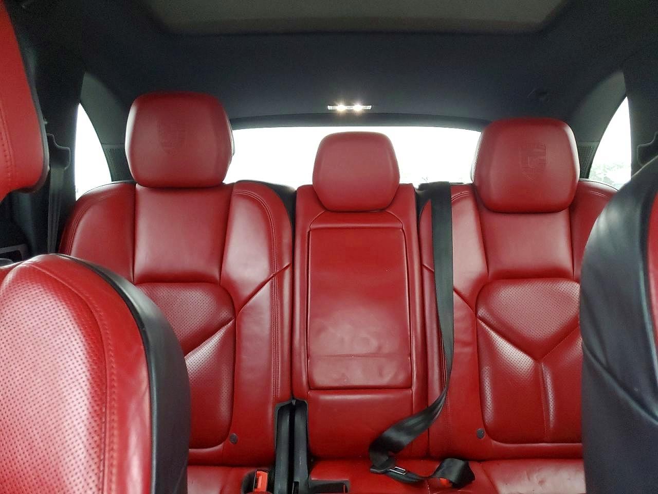 2017 PORSCHE CAYENNE