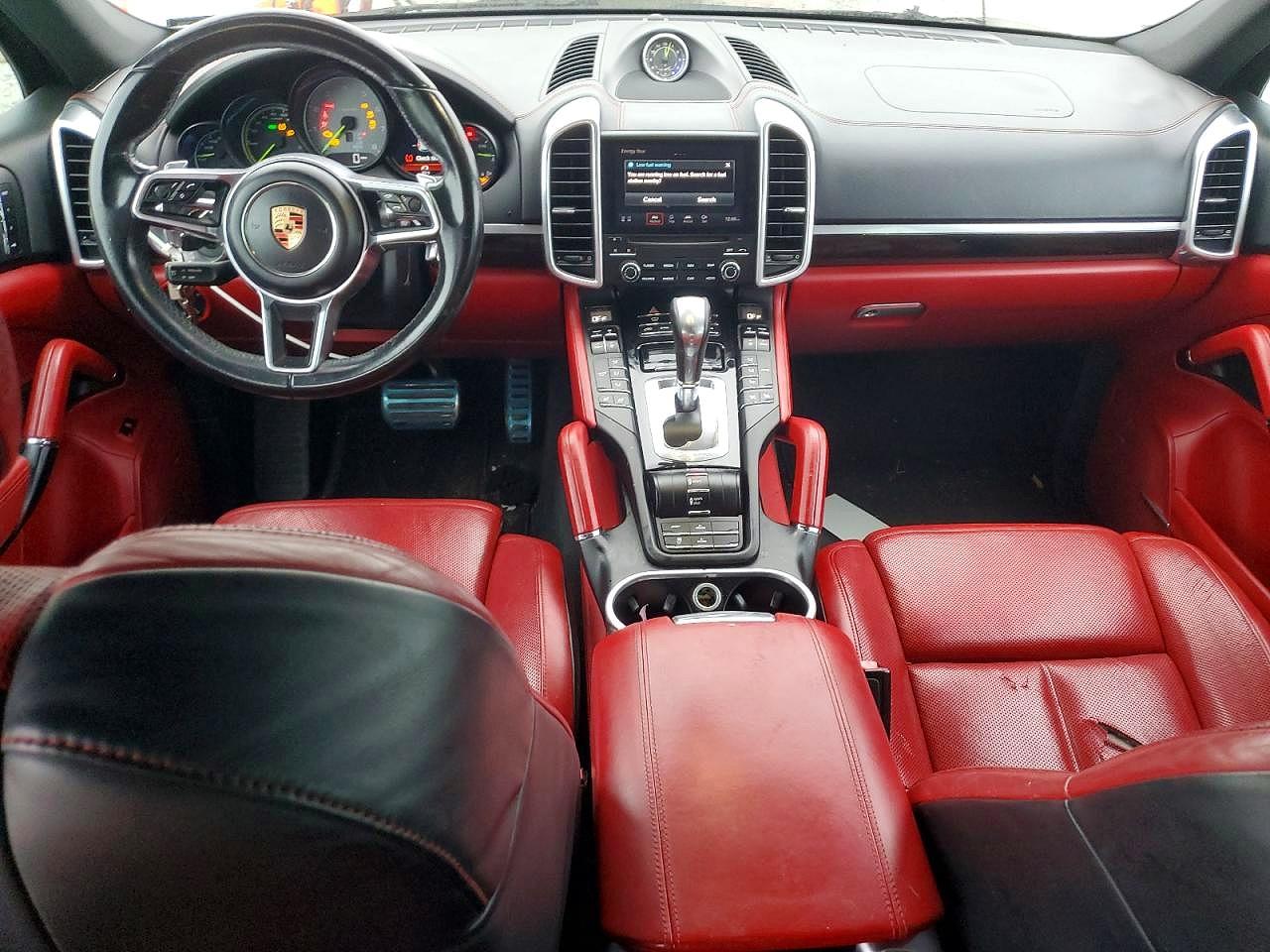 2017 PORSCHE CAYENNE