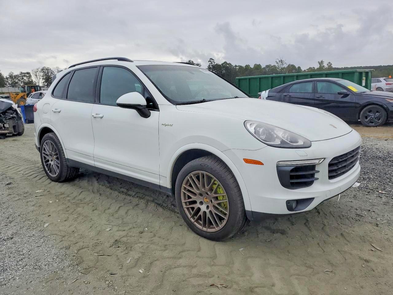 2017 PORSCHE CAYENNE