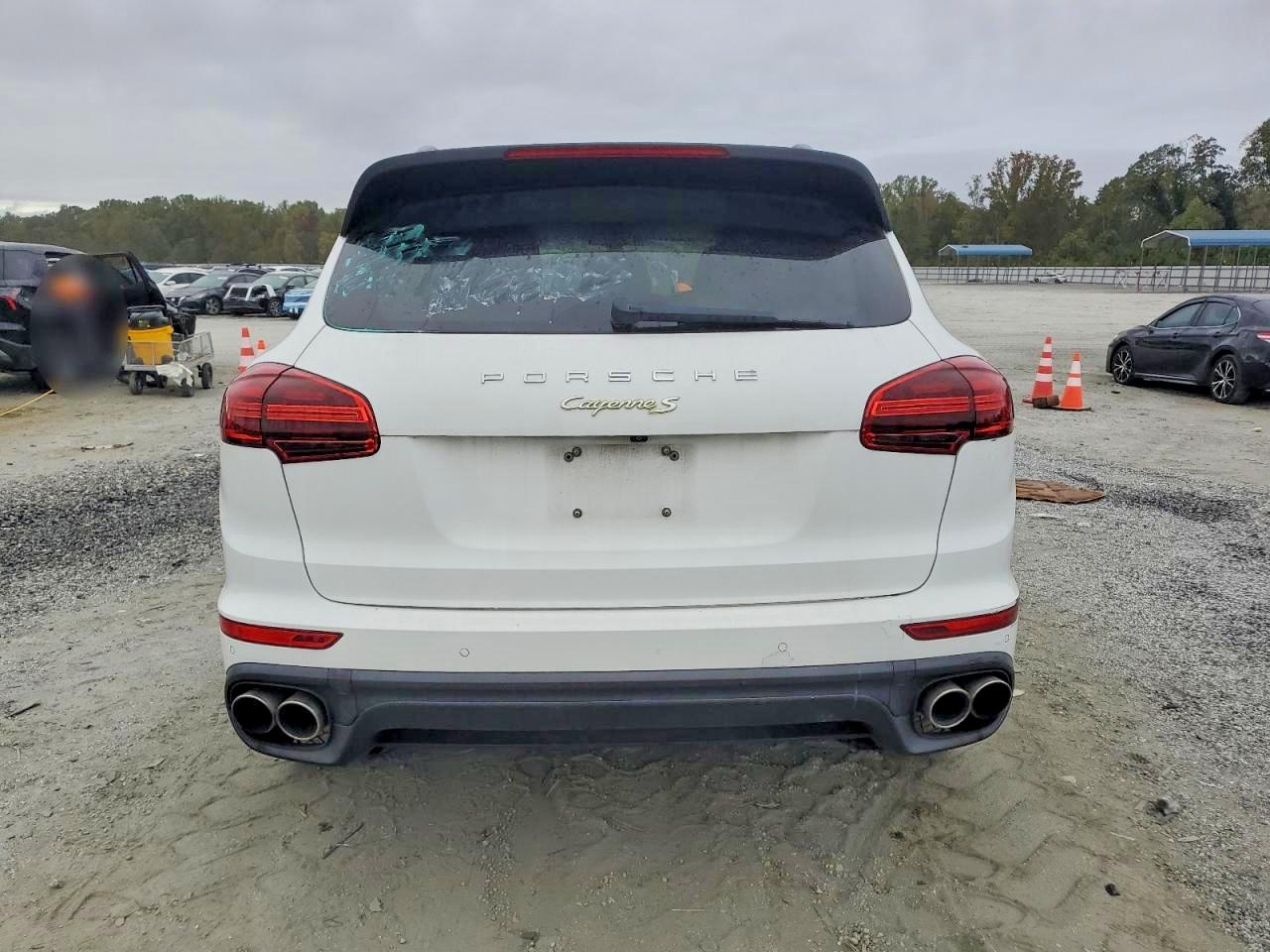 2017 PORSCHE CAYENNE
