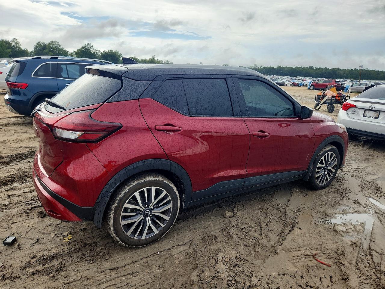 2022 NISSAN KICKS