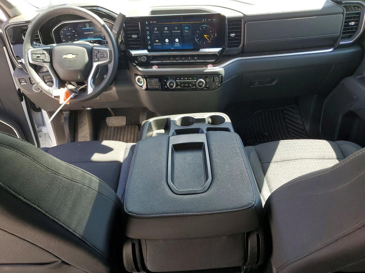2025 CHEVROLET SILVERADO