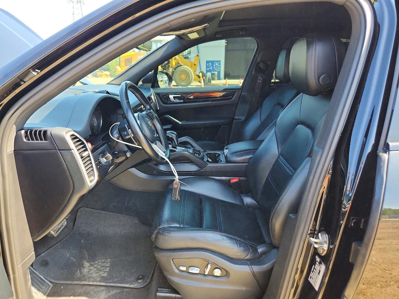 2019 PORSCHE CAYENNE